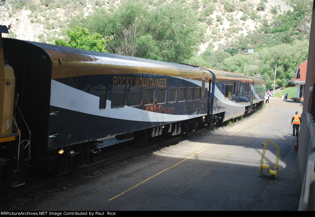 Rocky Mountaineer At Glenwood Station